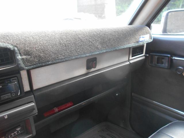 ダットサントラック キングキャブトラック オートマ ETC アルミホイール エアコン パワーステアリング 左ハンドル CD(8枚目)