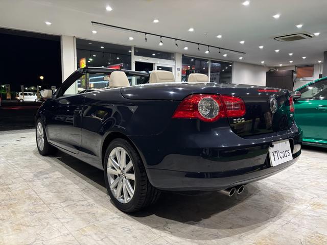 イオス ２．０ＴＳＩ　電動オープン　ハードトップ　ガラススライディングルーフ　社外ナビ　フルセグＴＶ　ベージュ革シート　左ハンドル　新車並行輸入車　パワーシート　ＥＴＣ　ドラレコ　純正アルミホイール（18枚目）