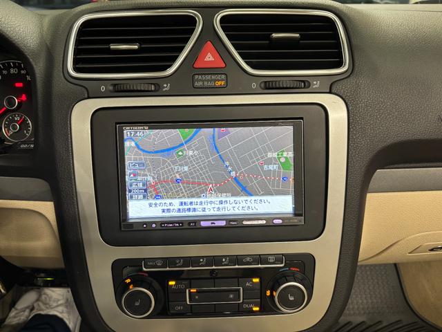 イオス ２．０ＴＳＩ　電動オープン　ハードトップ　ガラススライディングルーフ　社外ナビ　フルセグＴＶ　ベージュ革シート　左ハンドル　新車並行輸入車　パワーシート　ＥＴＣ　ドラレコ　純正アルミホイール（20枚目）