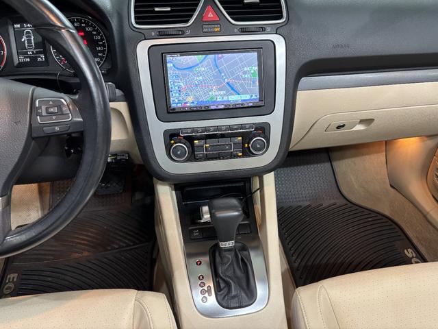 イオス ２．０ＴＳＩ　電動オープン　ハードトップ　ガラススライディングルーフ　社外ナビ　フルセグＴＶ　ベージュ革シート　左ハンドル　新車並行輸入車　パワーシート　ＥＴＣ　ドラレコ　純正アルミホイール（21枚目）