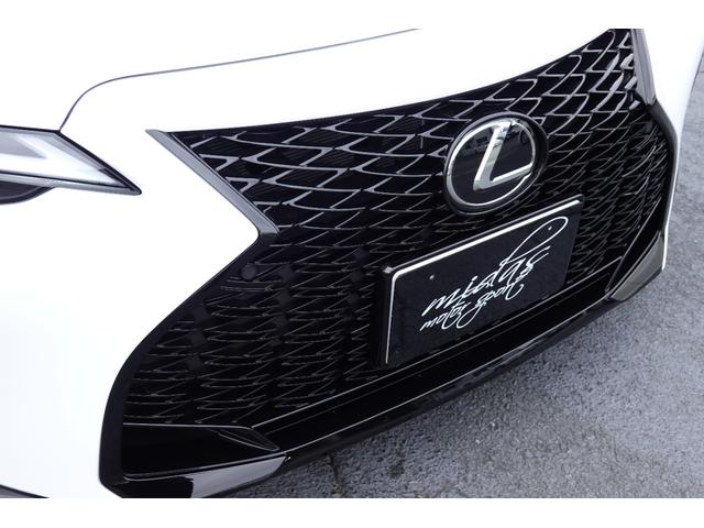 ＩＳ ＩＳ３００ｈ　Ｆスポーツ　セーフティシステムプラス・サンルーフ・専用ブラックレザーシート・オレンジブレーキキャリパー・ＦＳＰＯＲＴ専用ドアカーテシーＬＥＤ・ワンオーナー（8枚目）