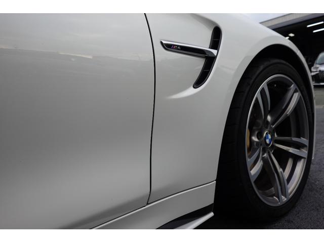 M4 M4クーペ M4クーペ(4名)・Mカーボンセラミックブレーキ・アダプティブMサスペンション・インテリアカーボン・ハーマンカードン・フルホワイトレザー・アロイ19AW(14枚目)