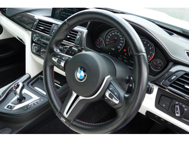 M4 M4クーペ M4クーペ(4名)・Mカーボンセラミックブレーキ・アダプティブMサスペンション・インテリアカーボン・ハーマンカードン・フルホワイトレザー・アロイ19AW(24枚目)