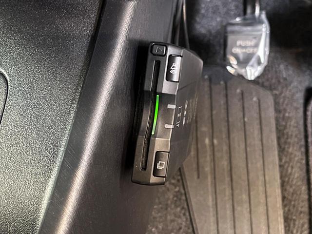 S 純正ナビ 禁煙車 バックカメラ Bluetooth再生 ETC フルセグTV HIDヘッド/オートライト ファブリックシート スマートキー オートエアコン ステアリングスイッチ(5枚目)