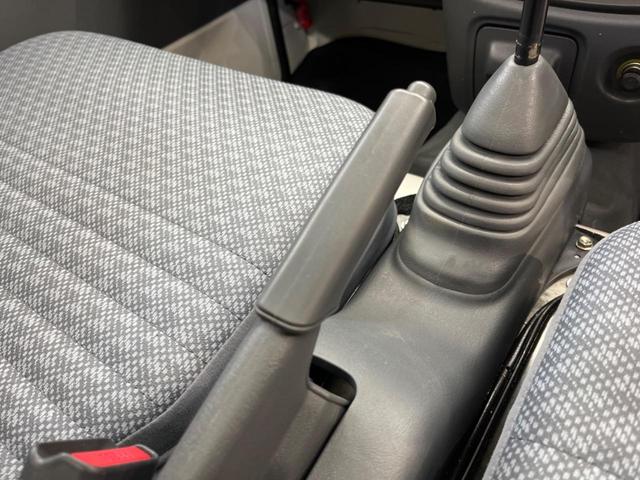 スペシャル 禁煙車 5速MT 3方開荷台 AM/FMラジオ あおり縁ゴム 荷台ゴムマット テールゲートチェーン(21枚目)