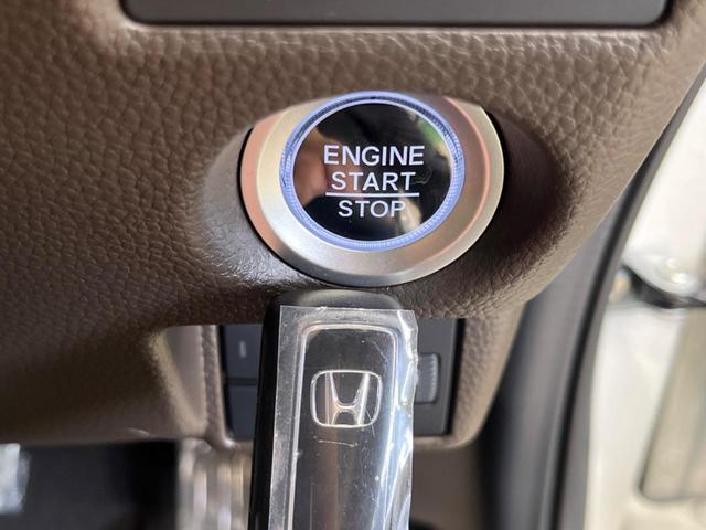 L コーディネートスタイル ホンダセンシング 届出済未使用車 両側電動スライドドア 2トーンカラー アダプティブクルーズ レーンキープ パーキングセンサー 前席シートヒーター ロールサンシェード シートバックテーブル(42枚目)