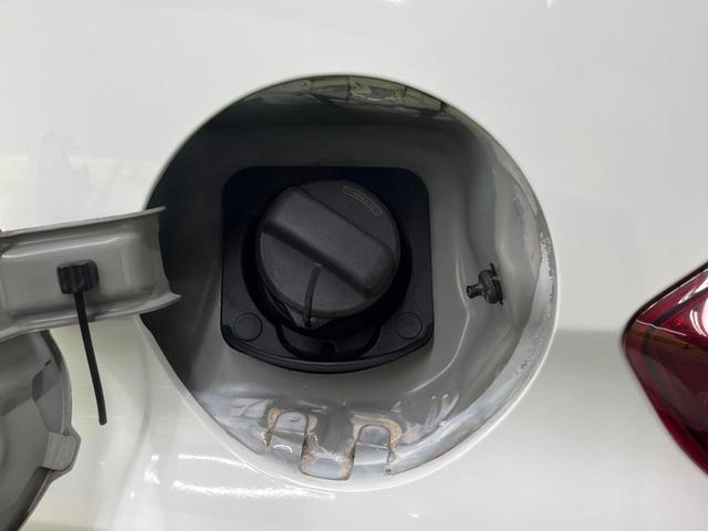 Ｆパッケージ　７ＤＣＴ　禁煙車　ＥＴＣ　パイオニアナビＴＶ　黒内装　スマートキー　オートエアコン　電動格納ミラー　アームレスト　シートリフター　プライバシーガラス(39枚目)