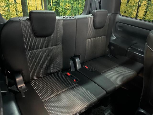 ヴォクシー ＺＳ　煌ＩＩ　禁煙車　純正１０型ナビＴＶ　純正１２型後席モニター　両側電動ドア　バックカメラ　セーフティセンス　インテリジェントクリアランスソナー　クルーズコントロール　後席オートエアコン　ＥＴＣ　ＤＶＤ再生（11枚目）