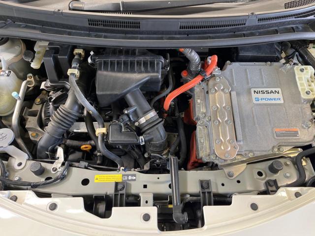 ノート ｅ－パワー　Ｘ　禁煙車　ナビ　バックカメラ　インテリジェントエマージェンシーブレーキ　ＥＴＣ　スマートキー　オートライト　オートエアコン　純正１５インチＡＷ　ＣＤ　プライバシーガラス　電動格納ミラー（18枚目）
