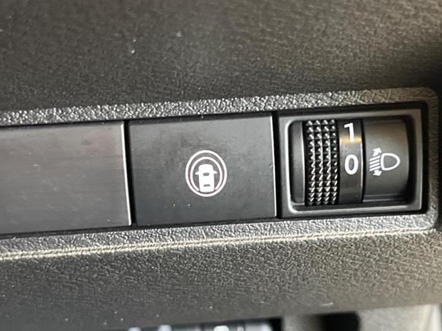 ノート Ｘ　禁煙車　純正ナビ　バックカメラ　全方位運転支援システム　ドラレコ　コーナーセンサー　スマートキー　ＬＥＤヘッド　ビルトインＥＴＣ　オートライト　オートエアコン　Ｂｌｕｅｔｏｏｔｈ　ＣＤ／ＤＶＤ（42枚目）
