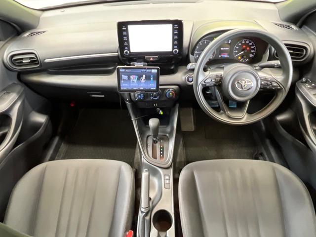 ヤリス Ｘ　禁煙車　純正ＤＡ　バックカメラ　セーフティーセンス　　ドラレコ　コーナーセンサー　スマートキー　ＬＥＤヘッド　オートマチックハイビーム　ビルトインＥＴＣ　Ｂｌｕｅｔｏｏｔｈ　電動格納ミラー（2枚目）