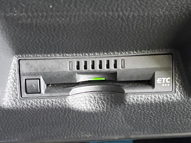 ヤリス Ｘ　禁煙車　純正ＤＡ　バックカメラ　セーフティーセンス　　ドラレコ　コーナーセンサー　スマートキー　ＬＥＤヘッド　オートマチックハイビーム　ビルトインＥＴＣ　Ｂｌｕｅｔｏｏｔｈ　電動格納ミラー（7枚目）