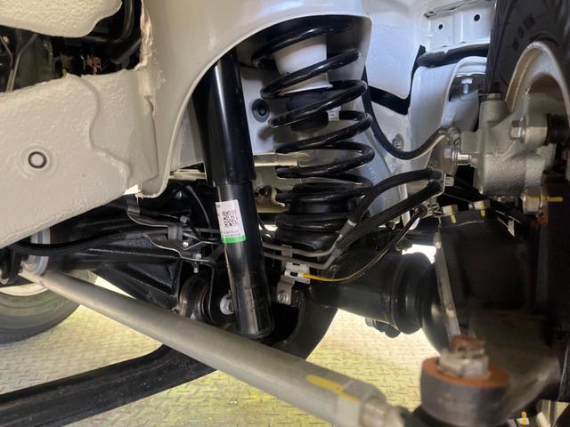 ジムニーノマド ＦＣ　走行３８ｋｍ　セーフティサポート　ＬＥＤヘッド　純正１５インチＡＷ　アダプティブクルーズ　リアパーキングセンサ　シートヒーター　スマートキー　オートエアコン　ハイビームアシスト　革巻ステアリング（20枚目）