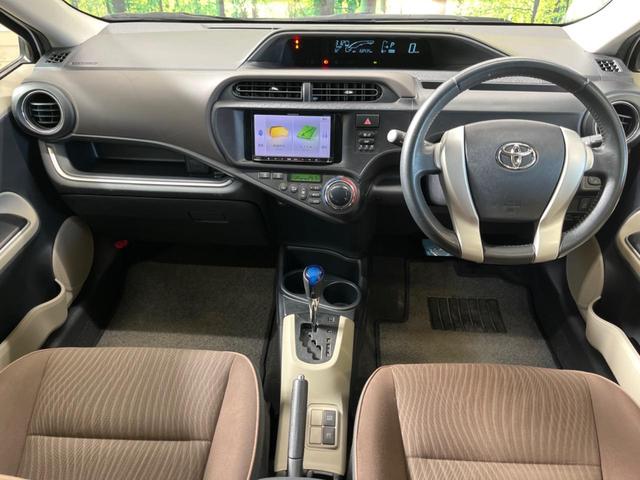 アクア Ｇ　禁煙車　ナビＴＶ　バックカメラ　ＥＴＣ　Ｂｌｕｅｔｏｏｔｈ　革巻ステアリング　専用スエード調ファブリックシート　ＤＶＤ再生　ＵＳＢ／ＡＵＸ接続（2枚目）