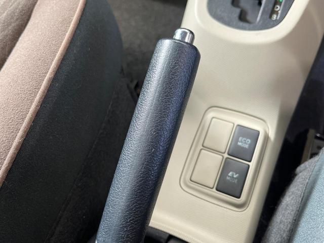 アクア Ｇ　禁煙車　ナビＴＶ　バックカメラ　ＥＴＣ　Ｂｌｕｅｔｏｏｔｈ　革巻ステアリング　専用スエード調ファブリックシート　ＤＶＤ再生　ＵＳＢ／ＡＵＸ接続（26枚目）