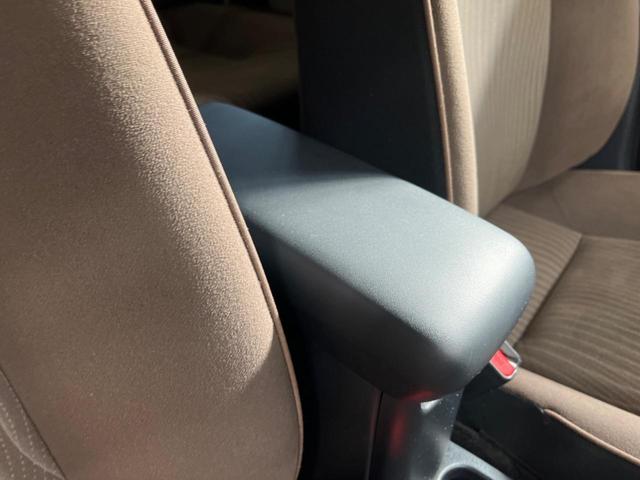 アクア Ｇ　禁煙車　ナビＴＶ　バックカメラ　ＥＴＣ　Ｂｌｕｅｔｏｏｔｈ　革巻ステアリング　専用スエード調ファブリックシート　ＤＶＤ再生　ＵＳＢ／ＡＵＸ接続（32枚目）