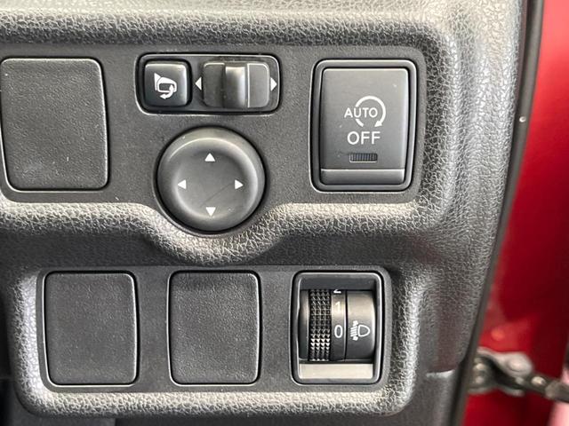 ノート メダリスト　ＤＩＧ－Ｓ　禁煙車　純正ナビフルセグ　アラウンドビューモニタ　ＥＴＣ　Ｂｌｕｅｔｏｏｔｈ　スマートキー　オートエアコン　半革シート　オートライト　革巻ステアリング　ＤＶＤ再生（50枚目）