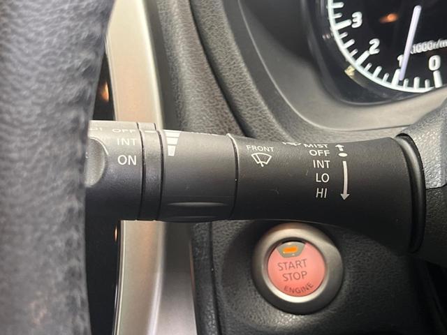 ノート メダリスト　ＤＩＧ－Ｓ　禁煙車　純正ナビフルセグ　アラウンドビューモニタ　ＥＴＣ　Ｂｌｕｅｔｏｏｔｈ　スマートキー　オートエアコン　半革シート　オートライト　革巻ステアリング　ＤＶＤ再生（52枚目）