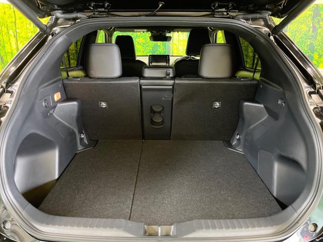 ヤリスクロス ハイブリッドＺ　禁煙車　衝突軽減装置　レーダークルーズ　純正ディスプレイオーディオ　全周囲カメラ　ブラインドスポットモニター　ハンズフリーパワーバックドア　クリアランスソナー　ＬＥＤヘッド　オートハイビーム（39枚目）