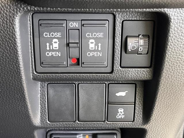 ステップワゴン ｅ：ＨＥＶスパーダ　禁煙車　純正１１．４型ナビＴＶ　マルチビューカメラ　両側電動ドア　ホンダセンシング　渋滞追従アダプティブクルーズ　電動バックドア　半革シート　シートヒーター　後席オートエアコン　後席オットマン（5枚目）