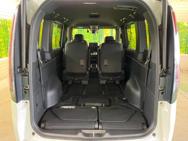 ステップワゴン ｅ：ＨＥＶスパーダ　禁煙車　純正１１．４型ナビＴＶ　マルチビューカメラ　両側電動ドア　ホンダセンシング　渋滞追従アダプティブクルーズ　電動バックドア　半革シート　シートヒーター　後席オートエアコン　後席オットマン（45枚目）