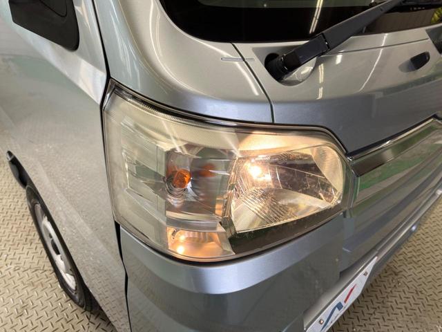 ハイゼットトラック ジャンボ 禁煙車 CD AM/FM フォグランプ パワーウィンドウ リモコンキー ドアポケット プライバシーガラス AUX エアコン 運転席/助手席エアバック(11枚目)