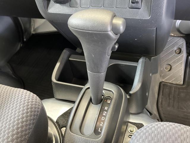 ハイゼットトラック ジャンボ 禁煙車 CD AM/FM フォグランプ パワーウィンドウ リモコンキー ドアポケット プライバシーガラス AUX エアコン 運転席/助手席エアバック(24枚目)