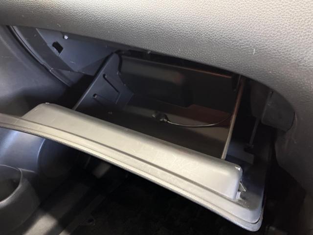 エクストレイル ２０Ｘ　禁煙車　純正８型ナビＴＶ　バックカメラ　ＬＥＤヘッド　純正１７インチＡＷ　電動バックドア　スエード調ファブリックシート　カーペットインテリア　ＥＴＣ　Ｂｌｕｅｔｏｏｔｈ　シートヒーター　ＤＶＤ再生（48枚目）