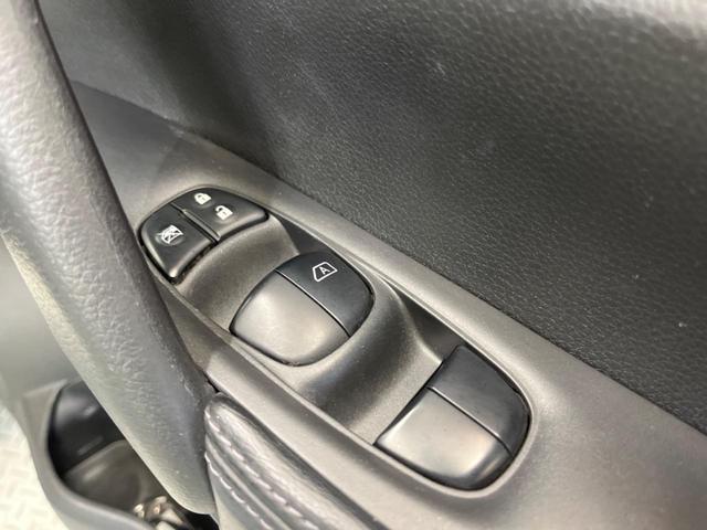 エクストレイル ２０Ｘ　禁煙車　純正８型ナビＴＶ　バックカメラ　ＬＥＤヘッド　純正１７インチＡＷ　電動バックドア　スエード調ファブリックシート　カーペットインテリア　ＥＴＣ　Ｂｌｕｅｔｏｏｔｈ　シートヒーター　ＤＶＤ再生（49枚目）