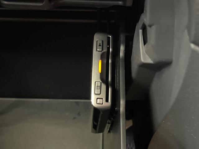 スペーシア Gリミテッド 禁煙車 純正ナビフルセグ 電動スライドドア 黒内装 デュアルカメラブレーキサポート ETC Bluetooth スマートキー シートヒーター オートエアコン ドライブレコーダー ステアリングリモコン(8枚目)