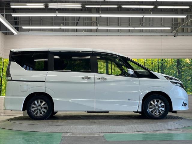 セレナ ｅ－パワー　ハイウェイスターＶ　セーフティパックＢ　禁煙車　純正９型ナビＴＶ　純正１１型後席モニター　アラウンドビューモニタ　両側ハンズフリー電動ドア　衝突軽減　プロパイロット　インテリジェントルームミラー　電動パーキングブレーキ（28枚目）