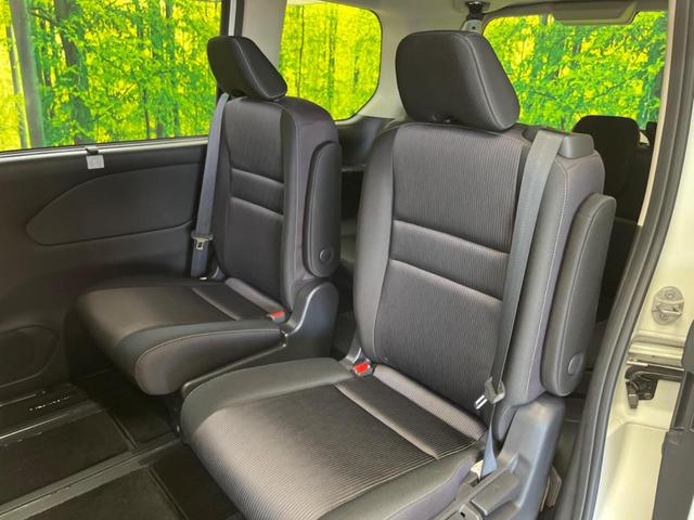セレナ ｅ－パワー　ハイウェイスターＶ　セーフティパックＢ　禁煙車　純正９型ナビＴＶ　純正１１型後席モニター　アラウンドビューモニタ　両側ハンズフリー電動ドア　衝突軽減　プロパイロット　インテリジェントルームミラー　電動パーキングブレーキ（37枚目）