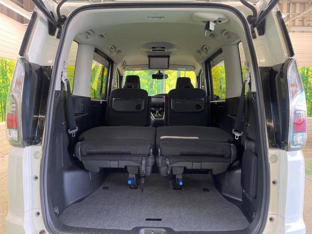 セレナ ｅ－パワー　ハイウェイスターＶ　セーフティパックＢ　禁煙車　純正９型ナビＴＶ　純正１１型後席モニター　アラウンドビューモニタ　両側ハンズフリー電動ドア　衝突軽減　プロパイロット　インテリジェントルームミラー　電動パーキングブレーキ（42枚目）