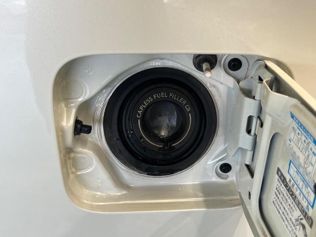 セレナ ｅ－パワー　ハイウェイスターＶ　セーフティパックＢ　禁煙車　純正９型ナビＴＶ　純正１１型後席モニター　アラウンドビューモニタ　両側ハンズフリー電動ドア　衝突軽減　プロパイロット　インテリジェントルームミラー　電動パーキングブレーキ（69枚目）