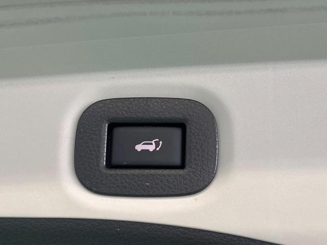 エクストレイル 20Xtt エマージェンシーブレーキパッケージ 7人乗 禁煙車 11型ディスプレイオーディオ 衝突被害軽減 LEDヘッド 純正18インチAW 電動バックドア AppleCarPlay ETC シートヒーター 革巻ステアリング デュアルオートエアコン(5枚目)