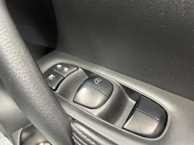 エクストレイル 20Xtt エマージェンシーブレーキパッケージ 7人乗 禁煙車 11型ディスプレイオーディオ 衝突被害軽減 LEDヘッド 純正18インチAW 電動バックドア AppleCarPlay ETC シートヒーター 革巻ステアリング デュアルオートエアコン(47枚目)