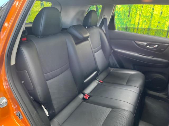 エクストレイル ２０Ｘ　ハイブリッド　４ＷＤ　パノラミックガラスルーフ　禁煙車　メーカーナビフルセグ　アラウンドビューモニタ　プロパイロット　衝突軽減　ＬＥＤヘッド　純正１７インチＡＷ　ルーフレール　電動バックドア　前後席シートヒーター（10枚目）