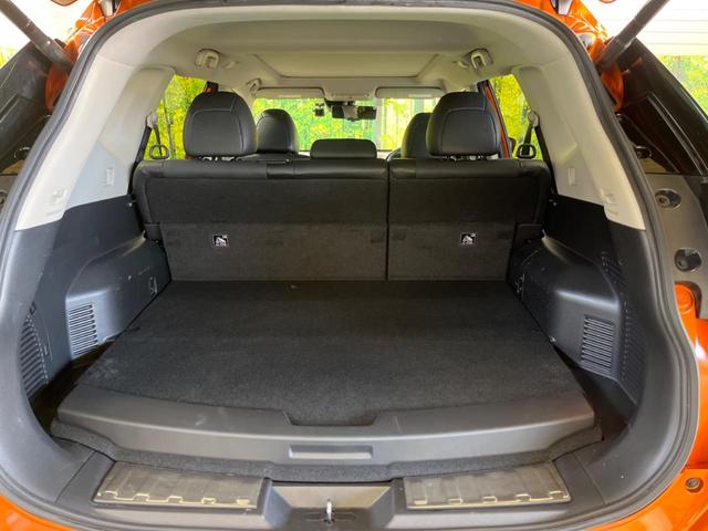 エクストレイル ２０Ｘ　ハイブリッド　４ＷＤ　パノラミックガラスルーフ　禁煙車　メーカーナビフルセグ　アラウンドビューモニタ　プロパイロット　衝突軽減　ＬＥＤヘッド　純正１７インチＡＷ　ルーフレール　電動バックドア　前後席シートヒーター（11枚目）