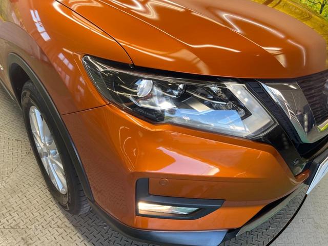 エクストレイル ２０Ｘ　ハイブリッド　４ＷＤ　パノラミックガラスルーフ　禁煙車　メーカーナビフルセグ　アラウンドビューモニタ　プロパイロット　衝突軽減　ＬＥＤヘッド　純正１７インチＡＷ　ルーフレール　電動バックドア　前後席シートヒーター（12枚目）