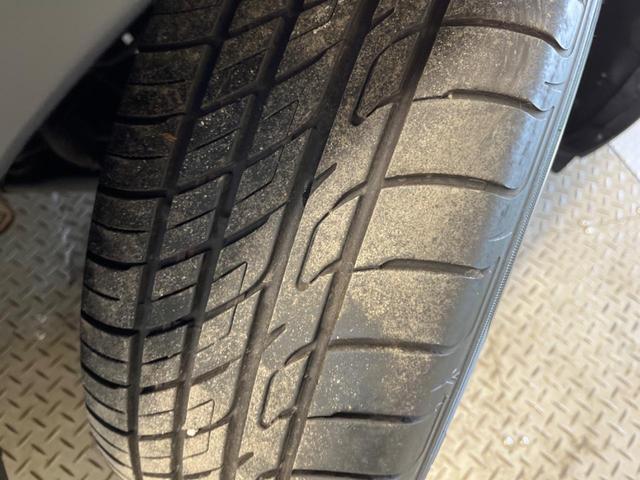 エクストレイル ２０Ｘ　ハイブリッド　４ＷＤ　パノラミックガラスルーフ　禁煙車　メーカーナビフルセグ　アラウンドビューモニタ　プロパイロット　衝突軽減　ＬＥＤヘッド　純正１７インチＡＷ　ルーフレール　電動バックドア　前後席シートヒーター（61枚目）