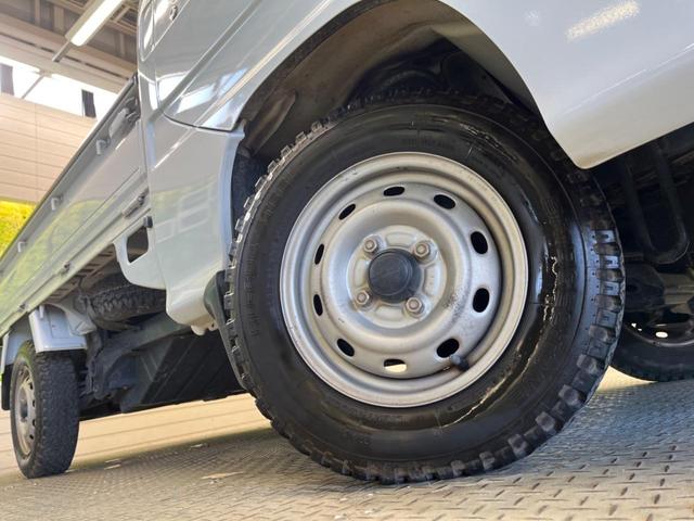 サンバートラック ＴＢ　プロ仕様パッケージ　走行３０４４０ｋｍ　４ＷＤ　５速ＭＴ　エアコン　パワーステアリング　純正ＦＭ／ＡＭラジオ　歩み板対応アオリ　オフロードタイヤ（12枚目）