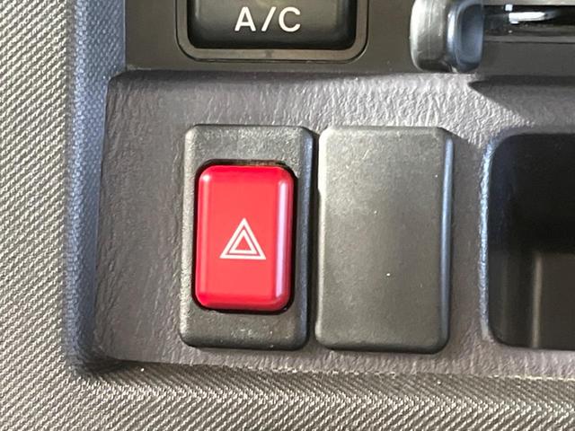 サンバートラック ＴＢ　プロ仕様パッケージ　走行３０４４０ｋｍ　４ＷＤ　５速ＭＴ　エアコン　パワーステアリング　純正ＦＭ／ＡＭラジオ　歩み板対応アオリ　オフロードタイヤ（30枚目）