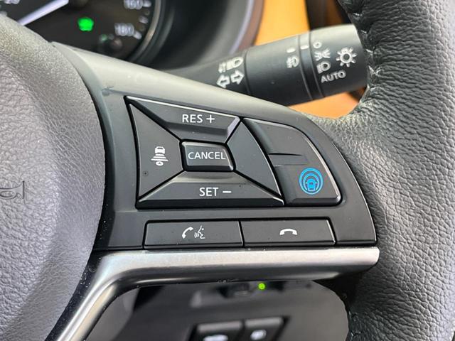 キックス Ｘ　ツートーンインテリアエディション　禁煙車　ナビフルセグ　アラウンドビューモニタ　プロパイロット　衝突被害軽減　ＬＥＤヘッド　純正１７インチＡＷ　電動パーキングブレーキ　シートヒーター　インテリジェントルームミラー　ＥＴＣ（6枚目）