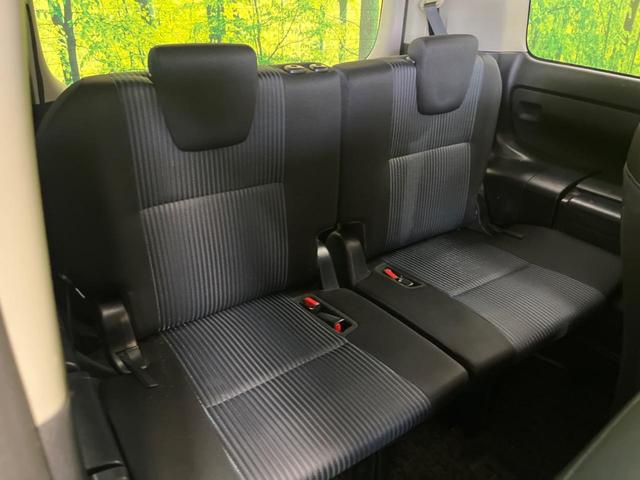 ヴォクシー ハイブリッドＺＳ　煌ＩＩ　禁煙車　純正９型ナビＴＶ　純正１２型後席モニター　両側電動ドア　バックカメラ　セーフティセンス　ＬＥＤヘッド　純正１６インチＡＷ　デュアルオートエアコン　６スピーカー　前後個別再生　ＥＴＣ（11枚目）