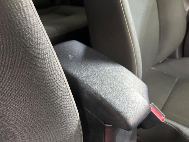 カローラフィールダー ＥＸ　５速ＭＴ　禁煙車　ナビフルセグ　セーフティセンス　スマートキー　プライバシーガラス　Ｂｌｕｅｔｏｏｔｈ　プリクラッシュ　レーンディパーチャーアラート　オートマチックハイビーム　ＤＶＤ再生（28枚目）