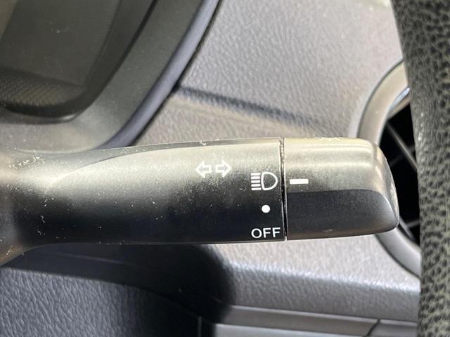 カローラフィールダー ＥＸ　５速ＭＴ　禁煙車　ナビフルセグ　セーフティセンス　スマートキー　プライバシーガラス　Ｂｌｕｅｔｏｏｔｈ　プリクラッシュ　レーンディパーチャーアラート　オートマチックハイビーム　ＤＶＤ再生（39枚目）