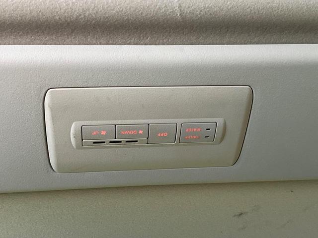 デリカＤ：５ Ｇ　パワーパッケージ　４ＷＤ　禁煙車　ナビフルセグ　ＡＭＥ１６インチＡＷ　黒内装　両側電動ドア　バックカメラ　クルーズコントロール　ＨＩＤヘッド　革巻ステアリング　パドルシフト　ＥＴＣ　Ｂｌｕｅｔｏｏｔｈ　ＤＶＤ再生（33枚目）