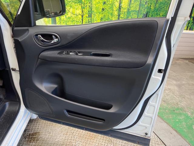 セレナ ハイウェイスター　Ｓ－ハイブリッド　Ｖエアロモード　禁煙車　純正ナビ　後席モニター　両側電動スライドドア　バックカメラ　ビルトインＥＴＣ　スマートキー　ＨＩＤヘッド　クルコン　オートライト　オートエアコン　リアエアコン　純正１６インチＡＷ（44枚目）