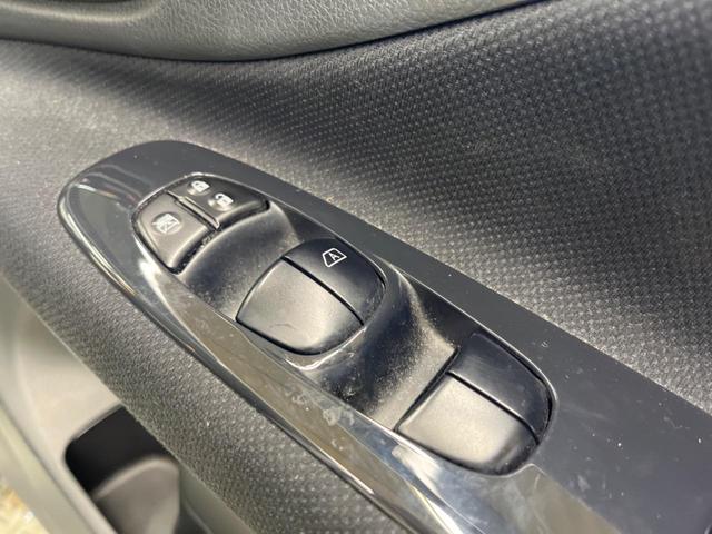 セレナ ハイウェイスター　Ｓ－ハイブリッド　Ｖエアロモード　禁煙車　純正ナビ　後席モニター　両側電動スライドドア　バックカメラ　ビルトインＥＴＣ　スマートキー　ＨＩＤヘッド　クルコン　オートライト　オートエアコン　リアエアコン　純正１６インチＡＷ（51枚目）