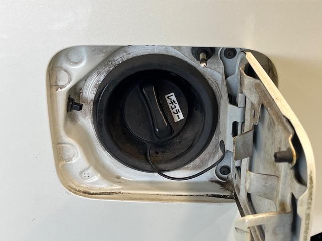 セレナ ハイウェイスター　Ｓ－ハイブリッド　Ｖエアロモード　禁煙車　純正ナビ　後席モニター　両側電動スライドドア　バックカメラ　ビルトインＥＴＣ　スマートキー　ＨＩＤヘッド　クルコン　オートライト　オートエアコン　リアエアコン　純正１６インチＡＷ（53枚目）